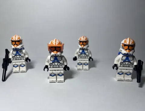 LEGO Star Wars 332nd Legion Clone Trooper Lot of 4 w/ 2 Blasters
