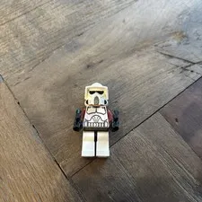 LEGO Star Wars Elite Clone ARF Trooper Minifigure Red Arms 9488 Rancor Battalion