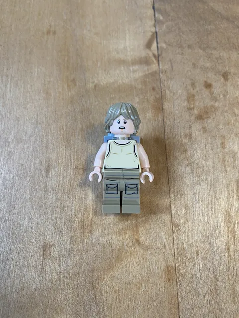 Lego Star Wars Luke Skywalker (Dagobah, Tan Tank Top) Minifigure