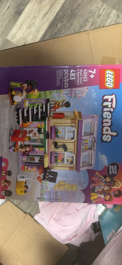 LEGO Friends Music Store & Apartment (42653)