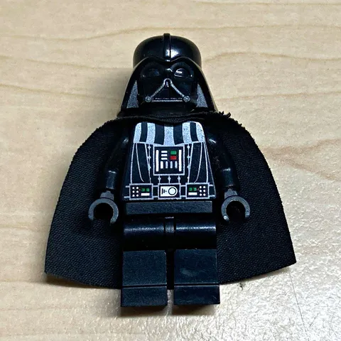 LEGO Star Wars Darth Vader sw0277 Minifigure Black Cape Helmet Red Lightsaber