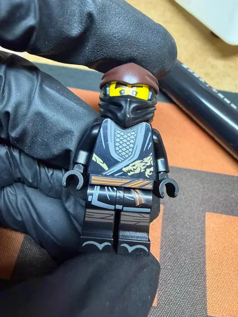 Genuine Lego njo618 Minifig Figurine: Ninjago Cole Fast Shipping！