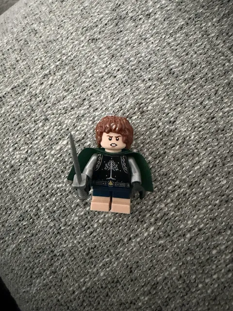 BRAND NEW LEGO Lord of the Rings:Minas Tirith 11377 Peregrin (Pippen) minifigure