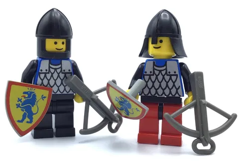 LEGO LOT OF 2 BLACK KNIGHT CASTLE MINIFIGURES VINTAGE FIGS WITH SHIELDS & BOWS