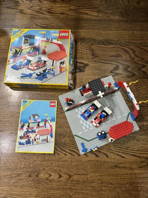 LEGO LEGOLAND Motor Speedway 6381 Complete w/ Box and Instructions Vintage