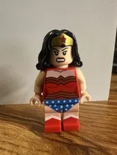 Lego wonder woman minifigure