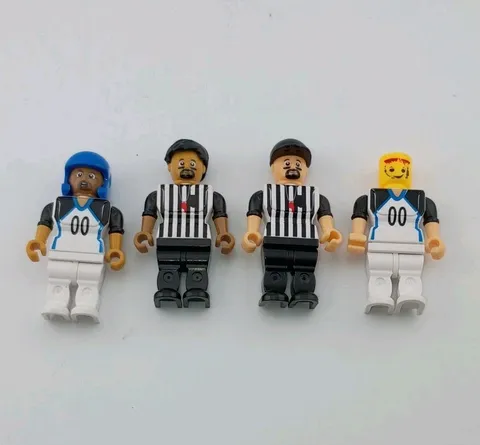 LEGO Minifigures 2 Football Players 2 Referees
