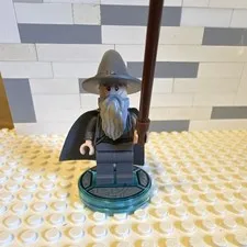 LEGO Gandalf the Grey Minifigure Staff Cape The Lord of the Rings with toy tag
