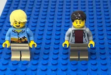 Lego Airport Terminal Male Passenger w/Hoodie and Male Passenger Hawaiian Shirt
