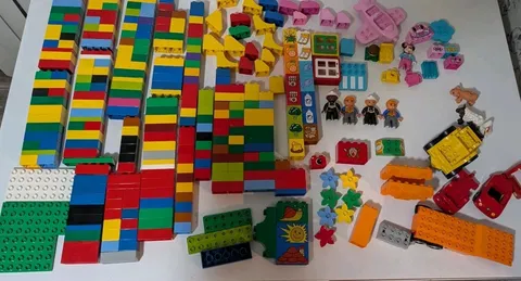 LEGO Duplo Lot 8 lb +300 Pcs  Minnie mouse construction fireman farm etc READ