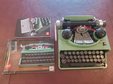 LEGO Ideas: Typewriter (21327) Complete w/ Instruction Manual & Letter Sheet