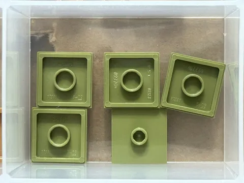 LEGO Parts - Olive Green Plate 2 x 2 1 Stud in Center Jumper - No 87580 - QTY 5