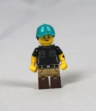 LEGO Minifigure Series 22 Birdwatcher 71032 COL394 Female Black Tan Teal