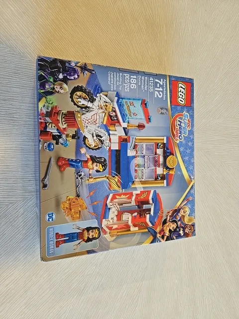 LEGO DC Super Hero Girls 41235 Wonder Woman Dorm – NEW all bags Factory Sealed