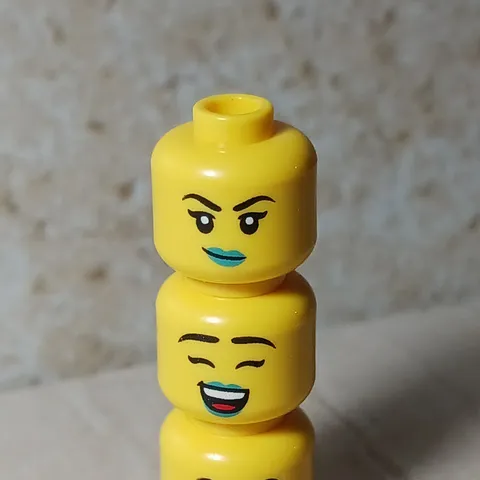 New LEGO Woman Head Teal Lipstick Big Laugh Great Teeth Smile Eyelashes Fun Gal