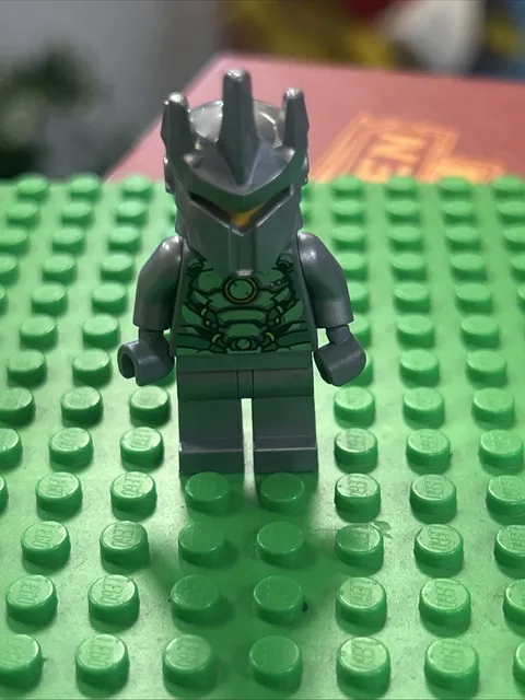 Lego Reinhardt Wilhelm  Overwatch Minifigure - 5 spike Helmet -