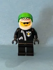 LEGO City Police Minifig cop038 - Police Officer - Scratches/Crack on Back