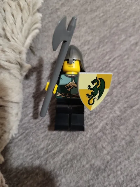 LEGO minifigure Dragon Knight Castle Kingdoms shield