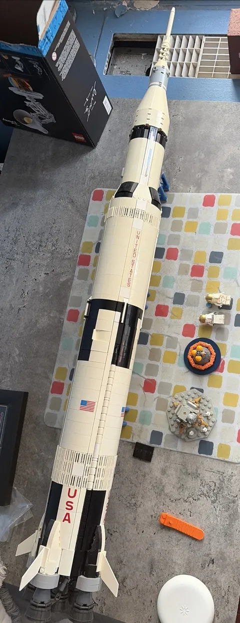 LEGO Ideas NASA Apollo Saturn v (92176) Sun Yellowed Build READ DESCRIPTION