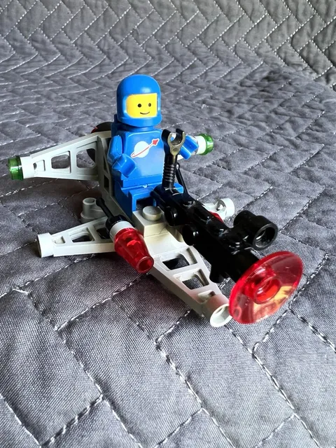 LEGO Classic Space 6805 Astro Dasher 1985 COMPLETE with MINIFIGURE