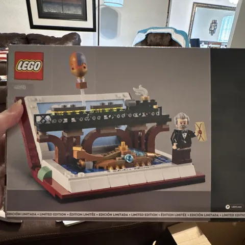 LEGO World of Wonders 40690  Limited Edition Promotional Set 351.  pcs Box