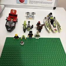 Lego World Racers Minifigure Motorbike Speed Boat 