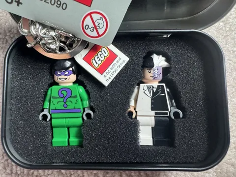 LEGO Batman 2006 The Riddler Minifigure Keychain 852090 w/ Two-Face Minifigure