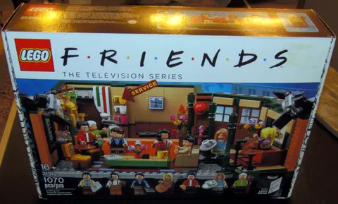 LEGO Ideas: Central Perk (21319) The Television Series Item 628385 1070 Pcs