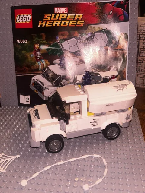 Lego Marvel Super Heroes Beware the Vulture Shockers Van 76083 & Instructions