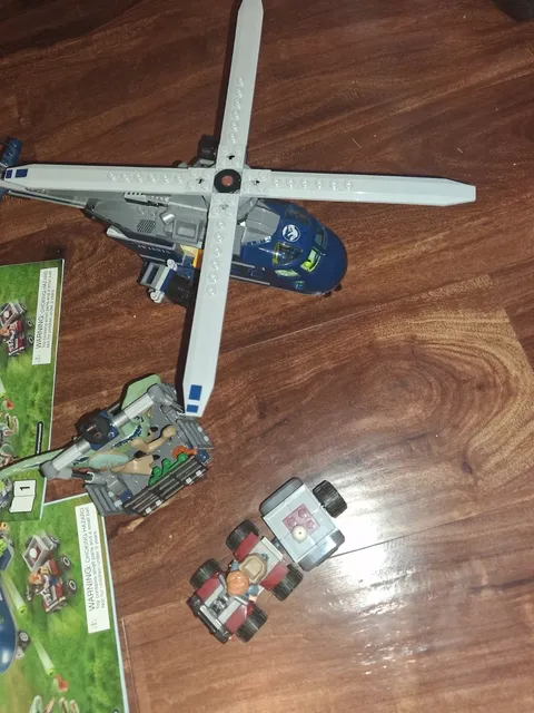 LEGO Jurassic World: Blue's Helicopter Pursuit (75928)