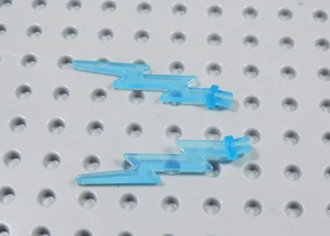 LEGO Lot of 2 Trans Light Blue Lightning Bolts Weapon Minifig BL