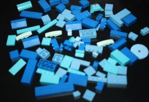 Lego Brick Lot 80 pcs Blue Assorted Shades Light Various Sizes Round   --NNX -=
