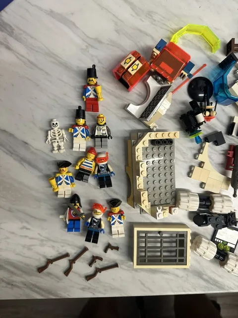 LEGO Deep Freeze Defender, Fortress, Pirates, Space VINTAGE 1989, 2002 LOT