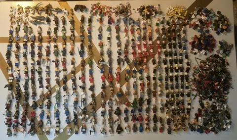 HUGE LEGO Minifigure Lot 325+ Minifigures Star Wars Marvel Ninjago City Animals 
