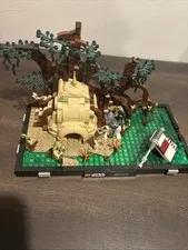LEGO Star Wars: Dagobah Jedi Training Diorama (75330) Complete With Figs