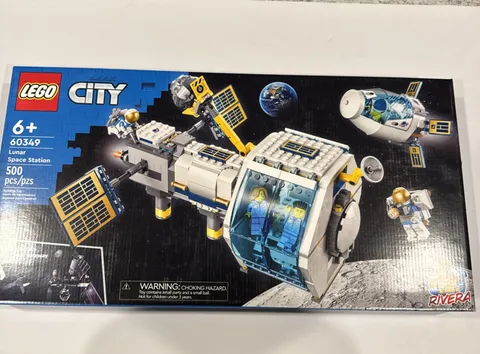 LEGO CITY: Lunar Space Station (60349)