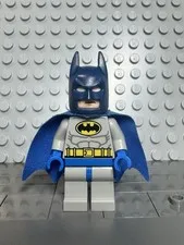 LEGO Batman Light Bluish Gray Suit minifigure ( 6860, 6857 ) Type 2 Cowl