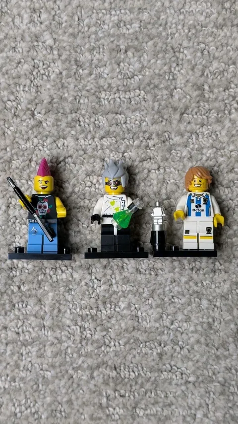 3x Lego Series 4 Collectible Minifigures 8804 Soccer Player, Scientist, Rocker