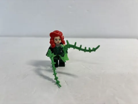 Lego Poison Ivy 70908 Cloth Skirt Batman Movie Super Heroes Minifigure W/2 Vines