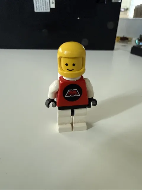 LEGO Vintage Minifigure : Space Astronaut : M-Tron with Air Tanks (sp033)
