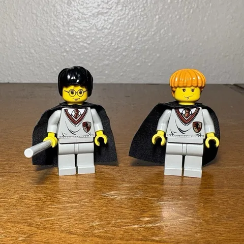 LEGO Harry Potter & Ron Weasley Minifigures w/ Capes 2001