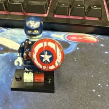 LEGO Marvel Studios Captain America Minifigure w/ Shield & Display Base