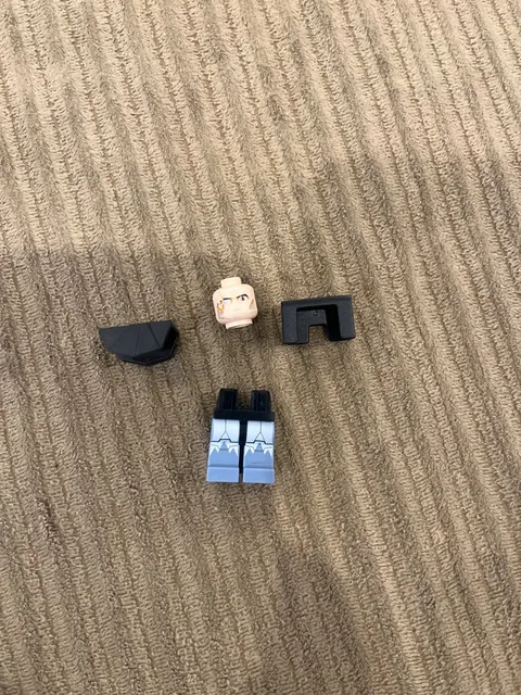 Lego Star Wars - Phase 1 Commander Wolffe - sw0330 legs, head, and black armor
