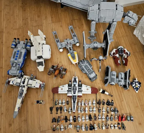 LEGO Star Wars Minifigure Lot w/ Vehicles & Ships (As Pictured)