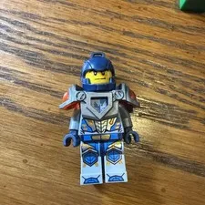 LEGO Nexo Knights Clay Moorington Dark Blue Helmet Minifigure NO VISOR