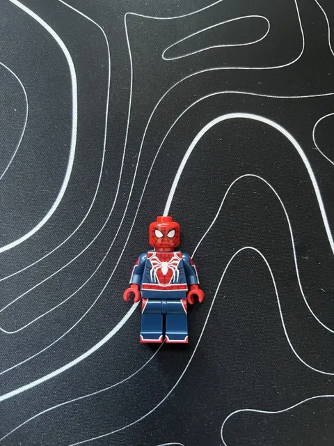 LEGO Spider-Man Minifigure - Red Mask, Blue Suit, White Spider Emblem