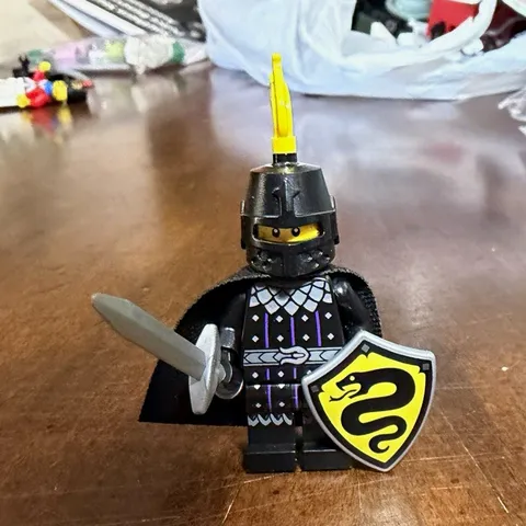 LEGO Serpent Knight  Minifigure w/ Snake Shield & Sword Custom cape
