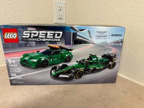 Retired Lego 76925 Speed Champions Aston Martin Safety Car and AMR23