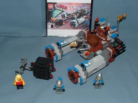 LEGO MOVIE: CASTLE CAVALRY SET NO. 70806 - LEGO - 2014 - USED