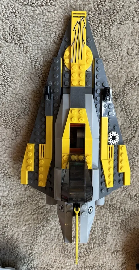 LEGO Star Wars 7669 Anakin's Jedi Starfighter with no Minifigure as shown